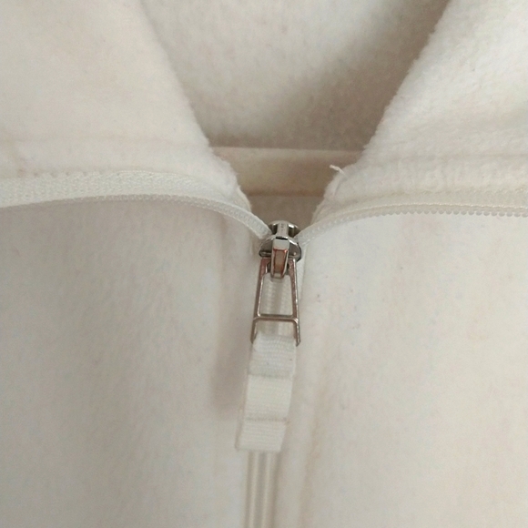 DONATING SOON Kim Rogers Petite Off White / Cream Fuzzy Zip-Up Vest Pockets - Picture 5 of 10